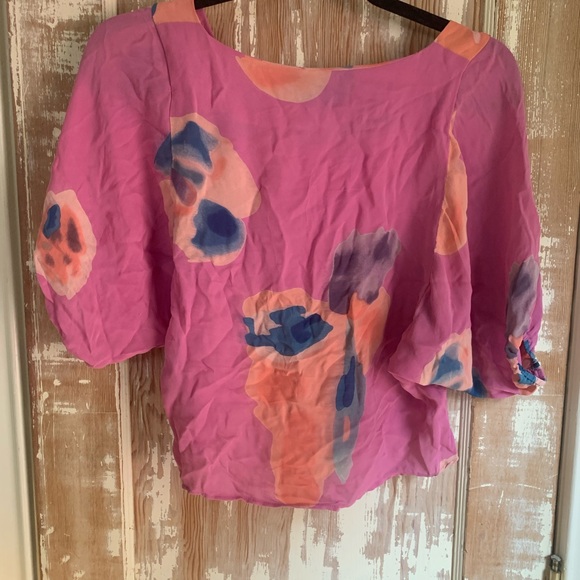 Hot pink patterned Tucker blouse - Picture 2 of 2